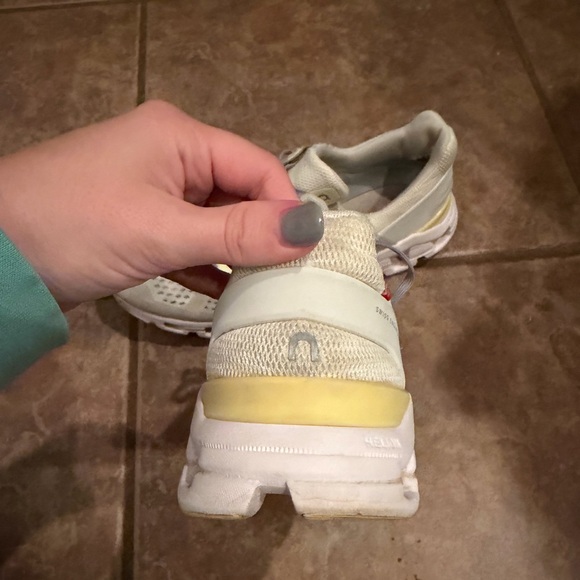 On Running Women's Swift Running Shoes - Cream and Yellow - Picture 5 of 8
